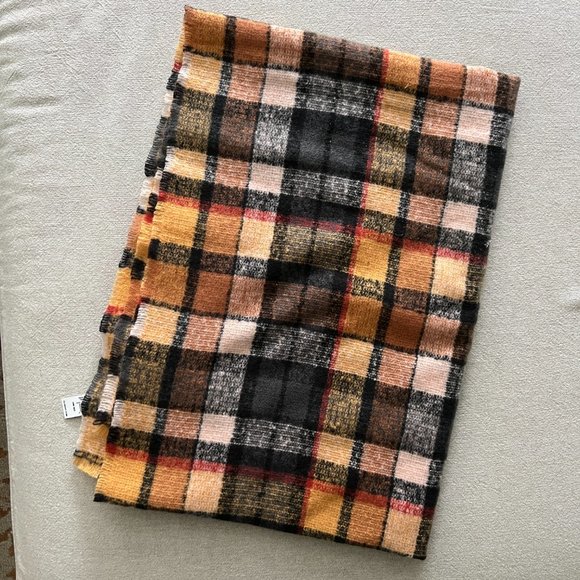 NWT Old Navy Tartan Plaid Scarf (Tan, Orange, Red, Black) Raw Edge - Picture 8 of 8